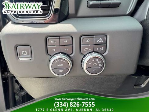 Used 2025 GMC Sierra 2500 AT4 w/ Technology Package image 17