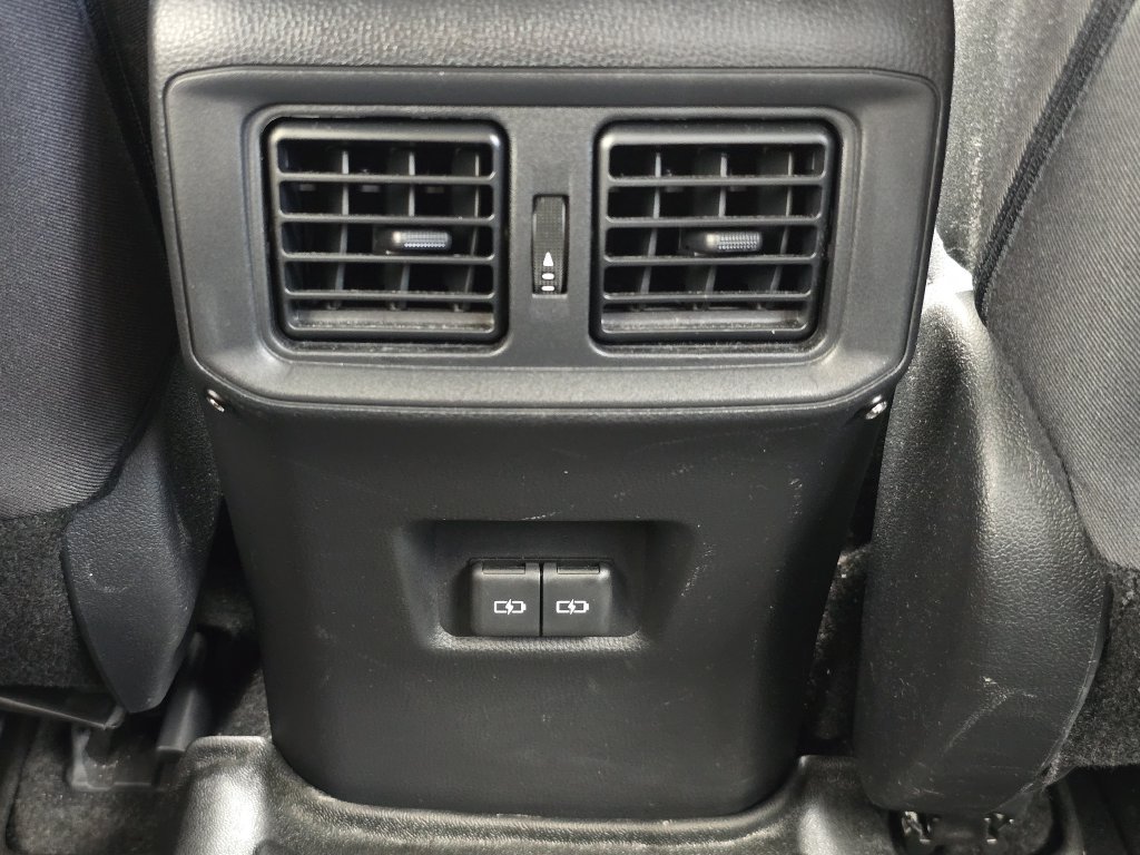 Used 2023 Toyota RAV4 XLE FWD image 16