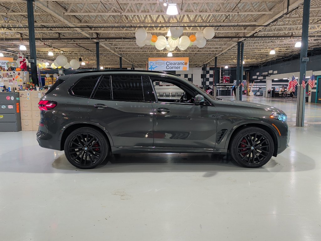 Certified 2024 BMW X5 xDrive40i w/ M Sport Package AWD/4WD image 8