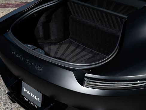 Used 2023 Aston Martin V8 Vantage Coupe RWD image 11