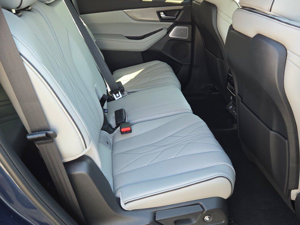 New 2026 Acura MDX w/ Advance Package AWD/4WD image 12