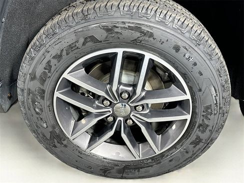 Used 2018 Jeep Grand Cherokee Limited w/ Trailer Tow Group IV image 23