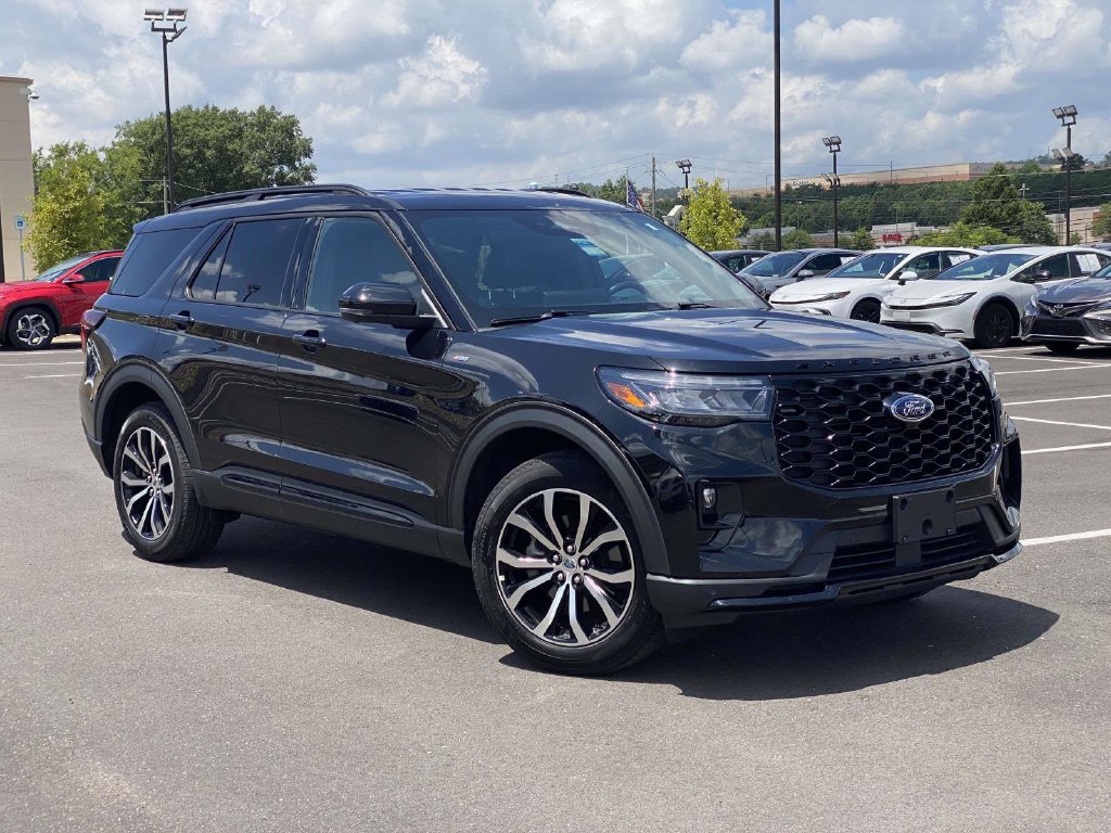 Used 2026 Ford Explorer ST-Line AWD/4WD image 1