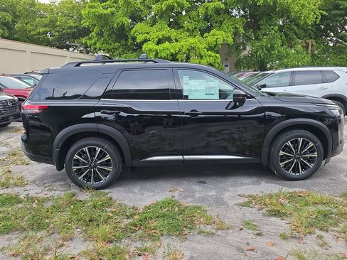 New 2026 Nissan Pathfinder Platinum AWD/4WD image 8