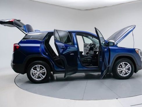 Used 2022 GMC Terrain SLE AWD/4WD image 15