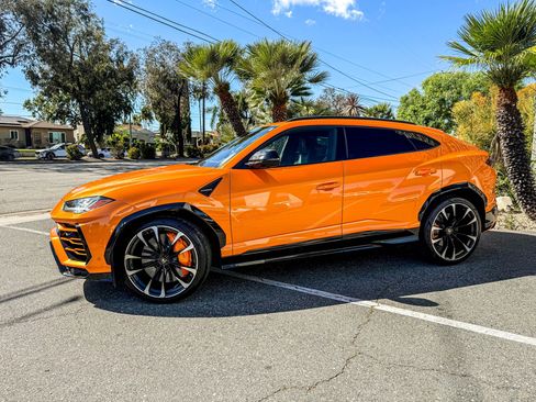 Used 2021 Lamborghini Urus image 5