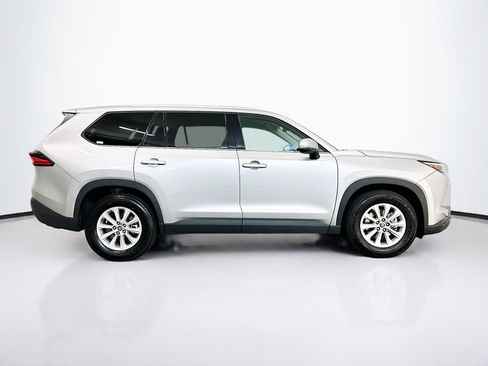 Used 2025 Toyota Grand Highlander XLE image 10
