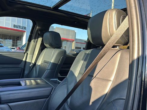 Used 2022 Toyota Tundra Platinum w/ Advanced Package image 28