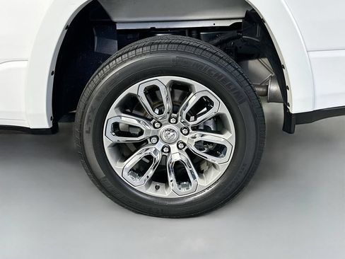 Used 2021 RAM 1500 Laramie w/ Sport Appearance Package AWD/4WD image 33