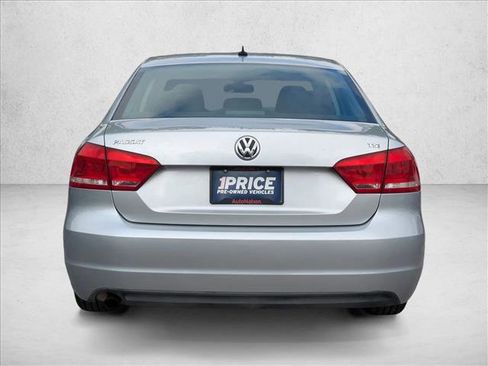 Used 2014 Volkswagen Passat S image 7