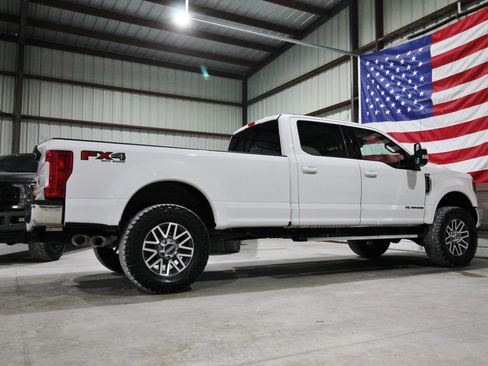 Used 2019 Ford F350 Lariat w/ Lariat Value Package AWD/4WD image 12
