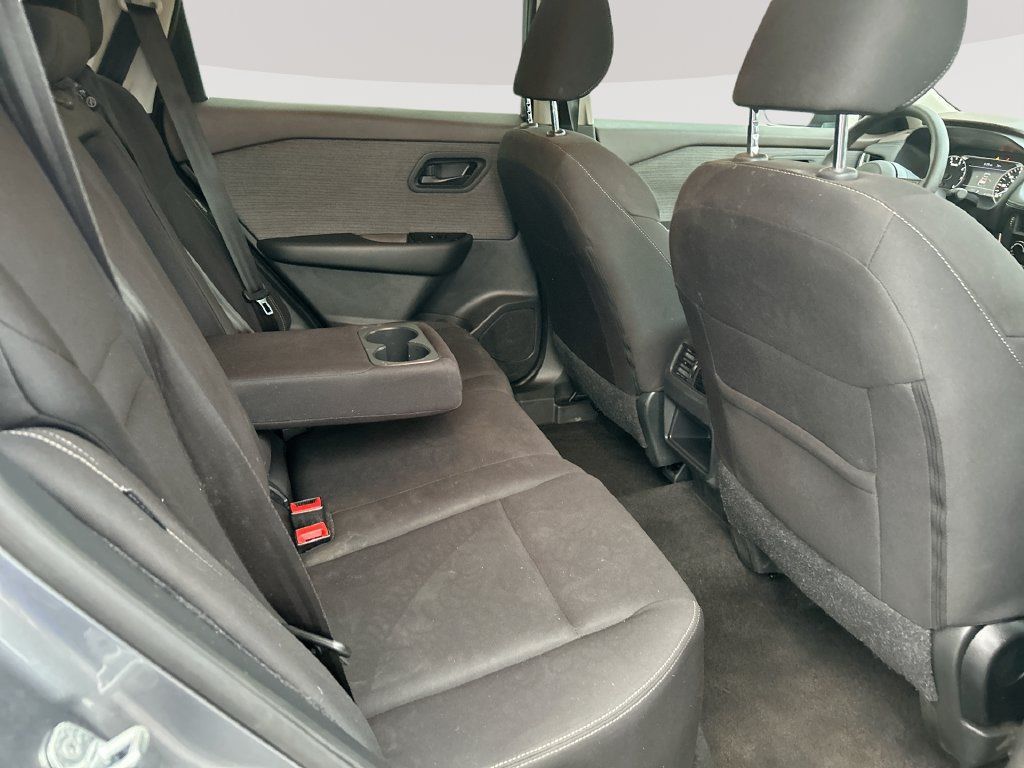 Used 2023 Nissan Rogue S AWD/4WD image 27