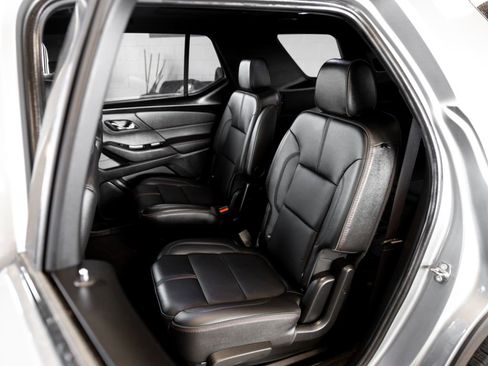 Used 2023 Chevrolet Traverse RS image 10