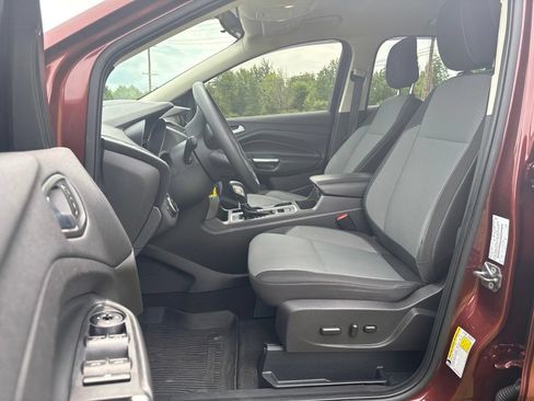 Used 2018 Ford Escape SE w/ SE Sync 3 Package FWD image 8