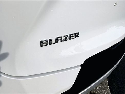 Used 2025 Chevrolet Blazer LT image 23