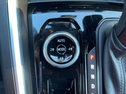 Used 2024 Chevrolet Colorado Trail Boss w/ Technology Package image 32