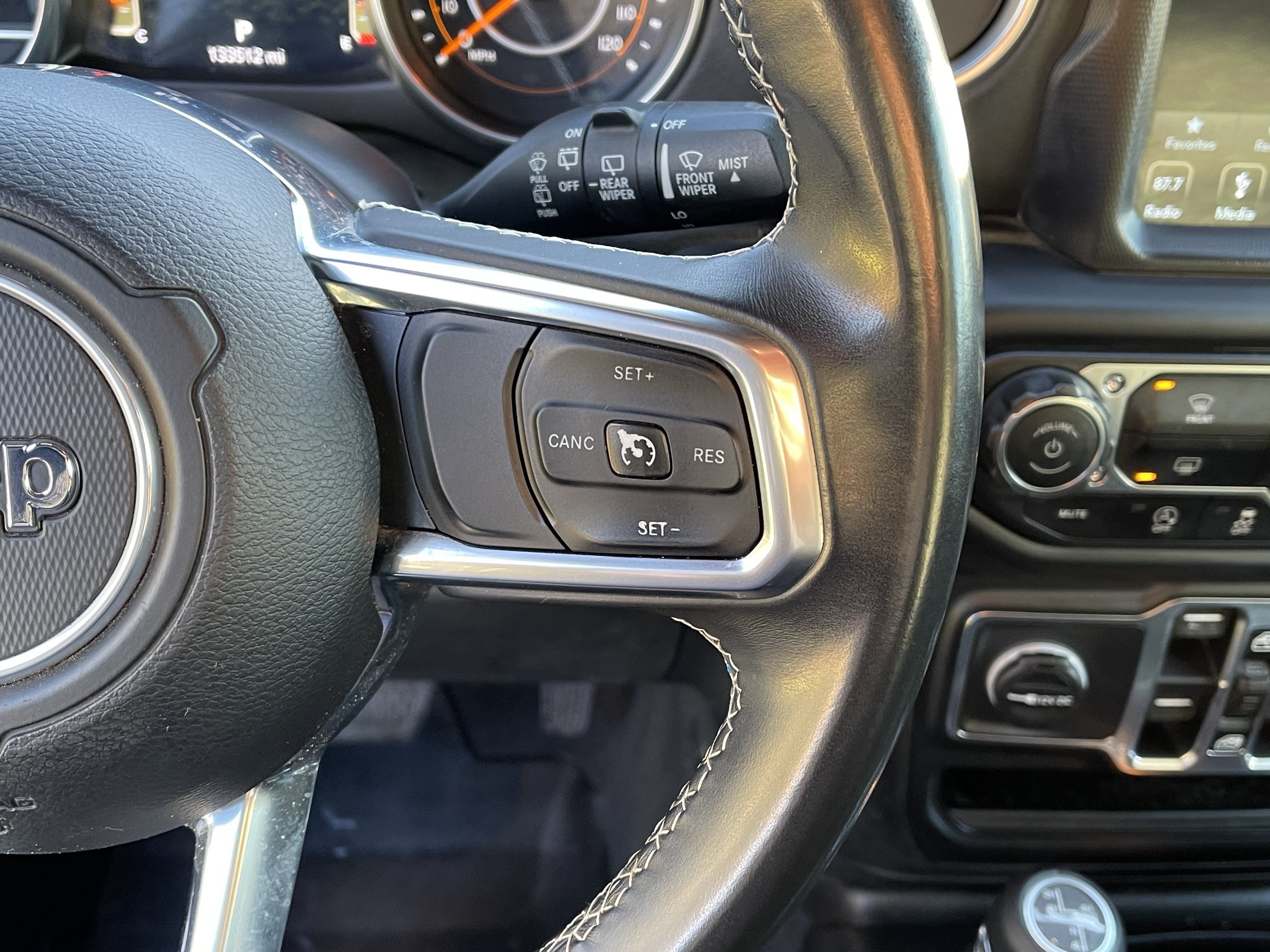 Used 2018 Jeep Wrangler Unlimited Sahara AWD/4WD image 20