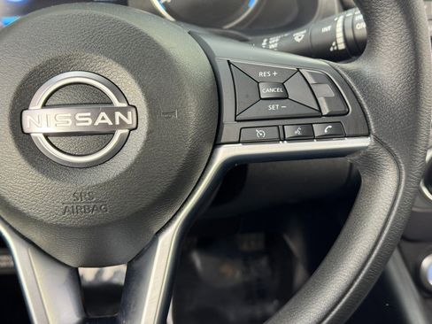 Used 2025 Nissan Leaf S image 20