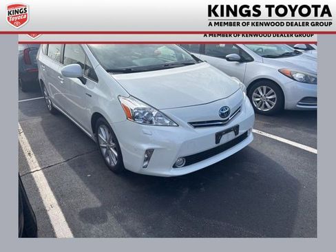 Used 2013 Toyota Prius V Five image 1