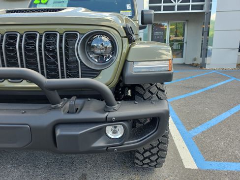 New 2026 Jeep Gladiator Willys AWD/4WD image 10