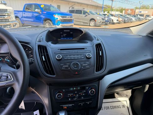 Used 2017 Ford Escape SE image 11