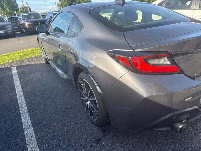Used 2023 Toyota GR86 w/ ALL Weather Mat Package (TMS) RWD image 3
