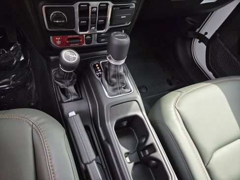 New 2026 Jeep Gladiator Mojave AWD/4WD image 10
