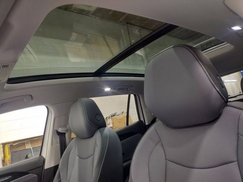 New 2026 Volkswagen Tiguan SE image 32