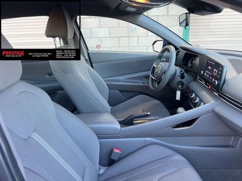 Used 2024 Hyundai Elantra SE image 21