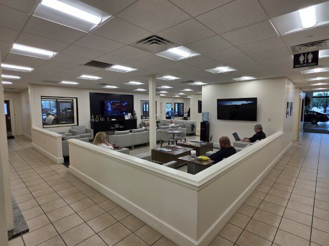 Used 2024 Volkswagen Atlas Cross Sport SE w/ Panoramic Sunroof Package AWD/4WD image 10