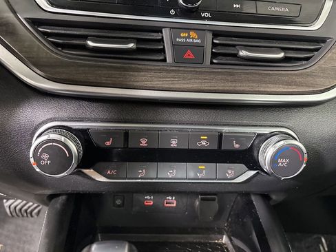 Used 2023 Nissan Altima 2.5 SV w/ SV Premium Package image 17