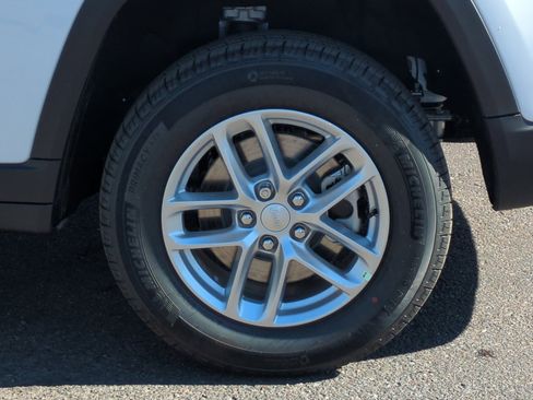 New 2026 Jeep Grand Cherokee L Laredo image 26