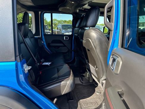 Used 2024 Jeep Wrangler Unlimited Rubicon w/ Technology Group AWD/4WD image 26