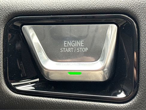 New 2026 GMC Yukon Denali w/ Sun & Power Step Package image 19