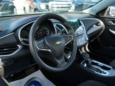 Used 2024 Chevrolet Malibu LT FWD image 5