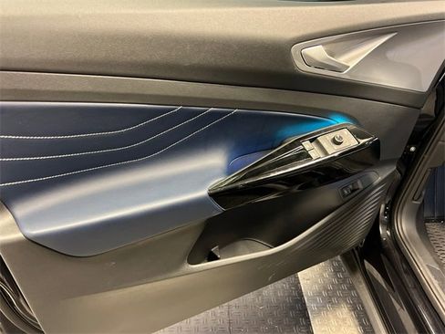 New 2025 Volkswagen ID.4 Pro S Plus image 8