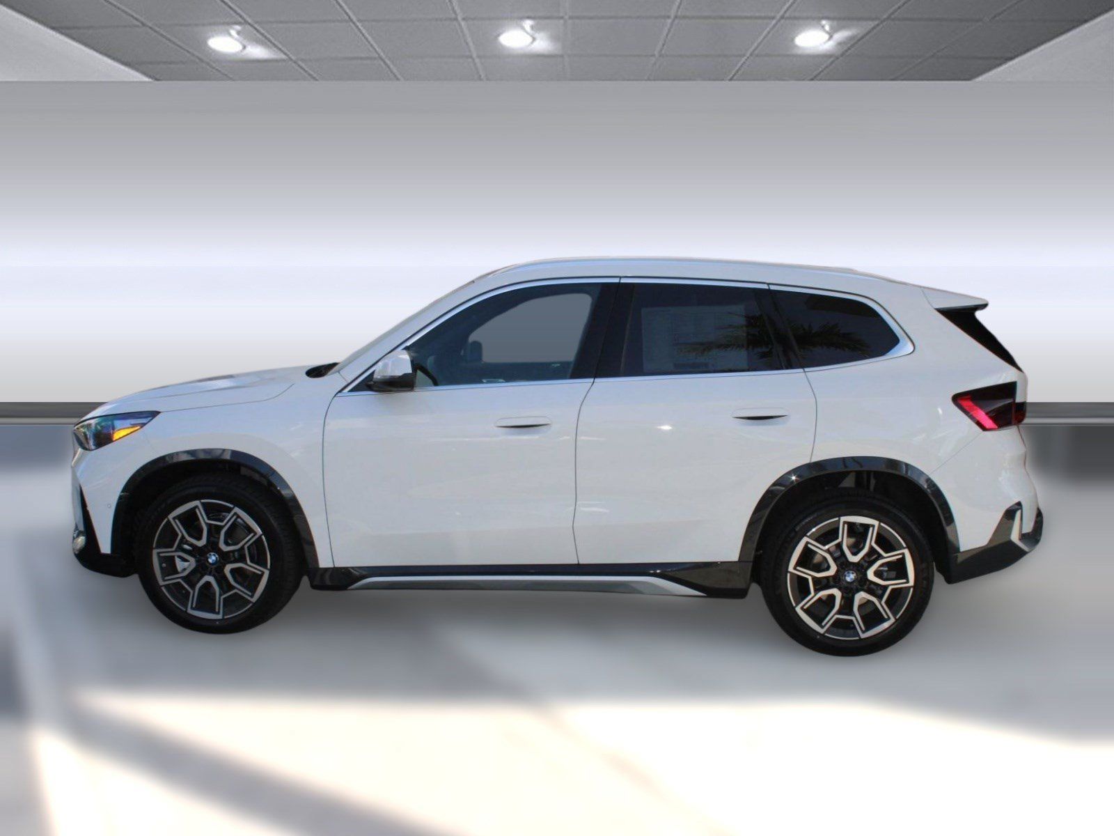 Used 2026 BMW X1 xDrive28i w/ Technology Package AWD/4WD image 2