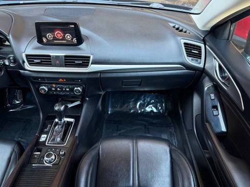 Used 2018 MAZDA MAZDA3 Touring FWD image 18