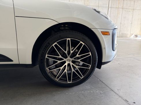 Used 2023 Porsche Macan AWD/4WD image 19