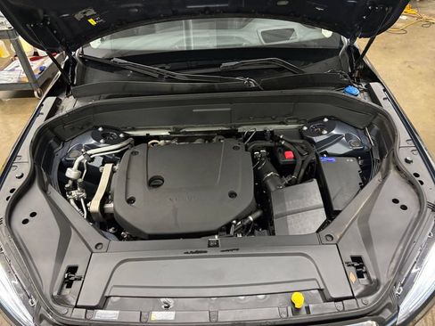 Certified 2025 Volvo XC90 B6 Ultra w/ Protection Package Premier AWD/4WD image 9