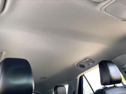 Used 2022 Ford Explorer XLT w/ Equipment Group 202A image 14