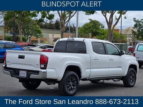 Used 2022 Toyota Tacoma SR5 AWD/4WD image 8
