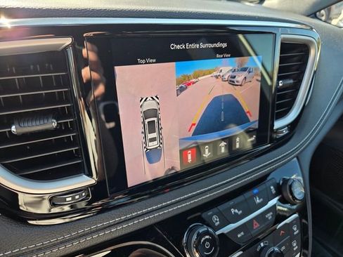 New 2026 Chrysler Pacifica Select image 32