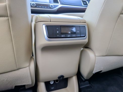 Used 2016 Toyota Highlander Limited FWD image 36