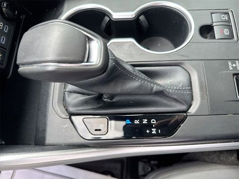 Used 2022 Toyota Highlander XLE image 23