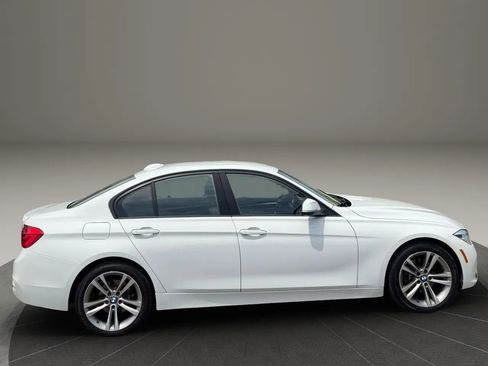 Used 2018 BMW 330i xDrive Sedan AWD/4WD image 6