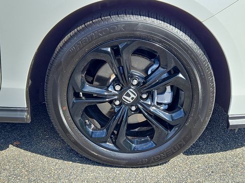 Certified 2025 Honda Accord SE image 8