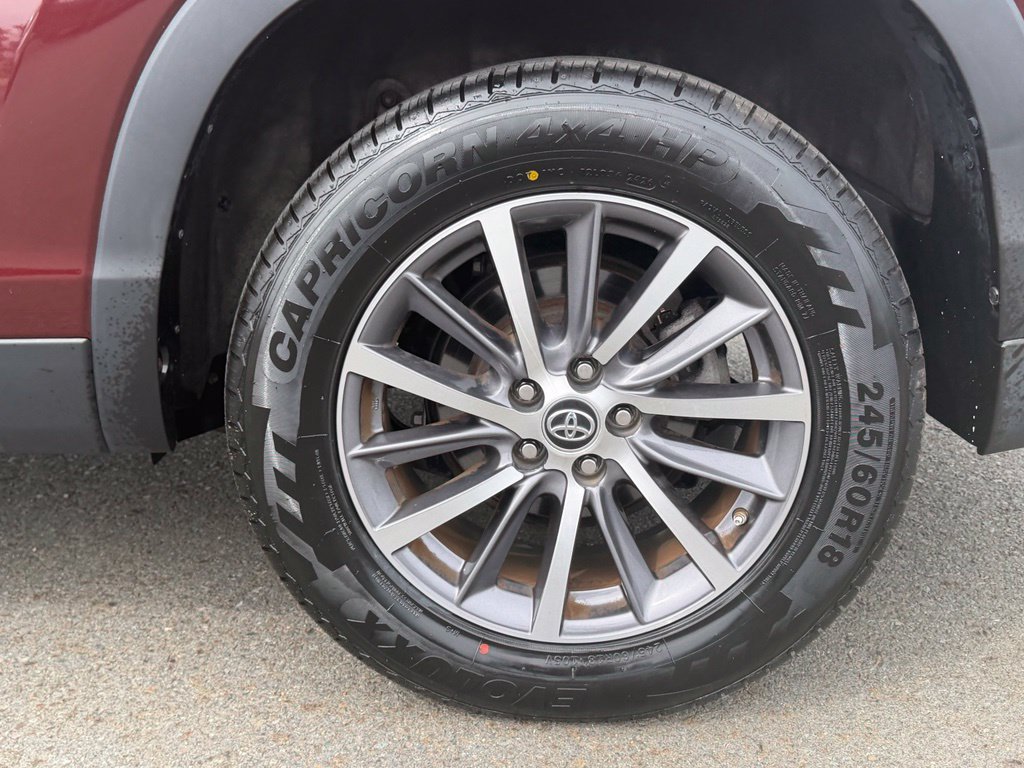Used 2019 Toyota Highlander XLE FWD image 13