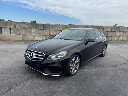 Used 2016 Mercedes-Benz E 350 Sedan image 2