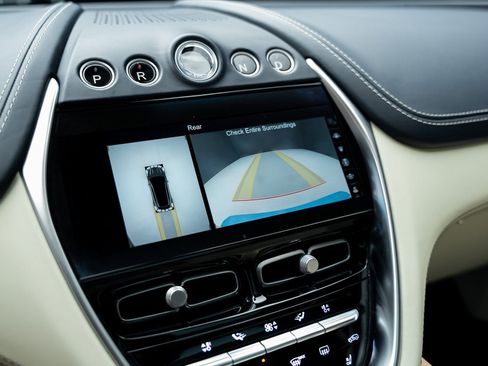 Used 2023 Aston Martin DBX image 47